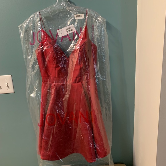 JVN by Jovani beautiful wine colored short dress - Picture 4 of 6